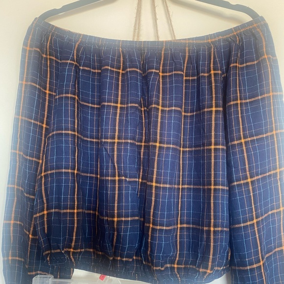 Off shoulder blouse with short - Picture 3 of 5